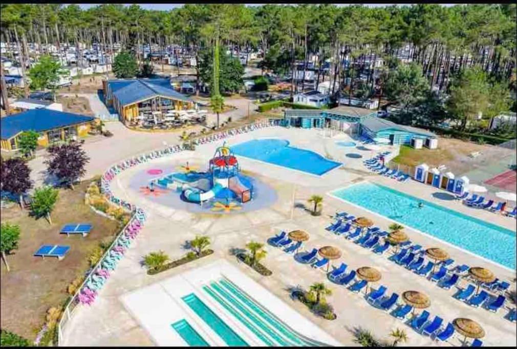 Vacances Sous Les Pins, Pres De La Mer, 6-8 Pers,Bien Equipe, Piscine Saint-Julien-en-Born Kültér fotó